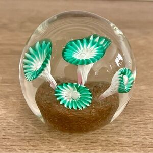 Rare Vintage Golden Crown‎ E & R Italy Murano Art Glass Paperweight Green Flower